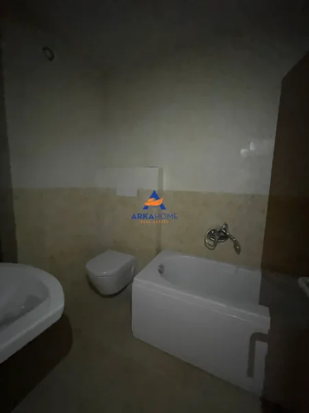Tirane, jepet me qera Kati 2, 104 m² 2.675 € 