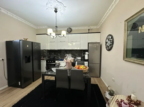 Tirane, shitet apartament 2+1 Kati 6, 110 m² 320.000 € (QENDER)