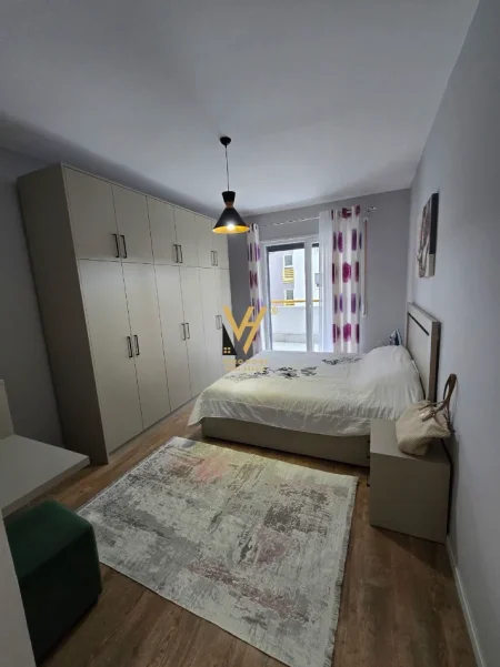 Tirane, jepet me qera apartament 1+1+Ballkon Kati 6, 74 m² 720 € (ZOGU I ZI)