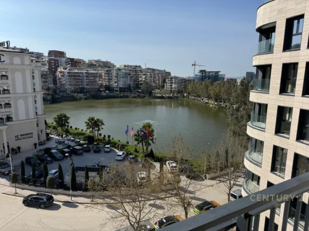 Tirane, shitet apartament 2+1+Ballkon Kati 4, 239 m² 760.000 € (liqeni i thate)