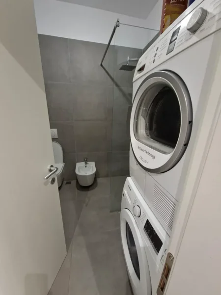 JEPET ME QIRA APARTAMENT 1+1  650 € (RRUGA BARRIKADAVE)