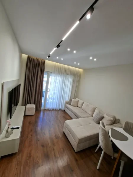 JEPET ME QIRA APARTAMENT 1+1  650 € (RRUGA BARRIKADAVE)