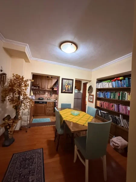 Tirane, jepet me qera apartament 2+1 ,65.000LEKE  (PAZARI I RI)