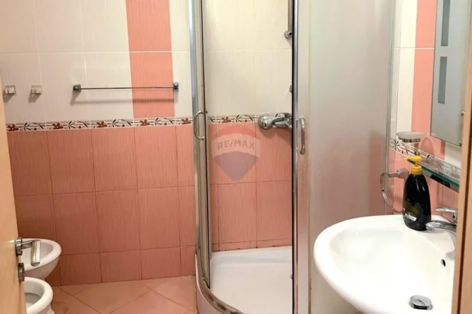 Tirane, jepet me qera 1+1+Aneks+Ballkon , 60 m² 500 € (Rruga Haxhi Hysendalliu)