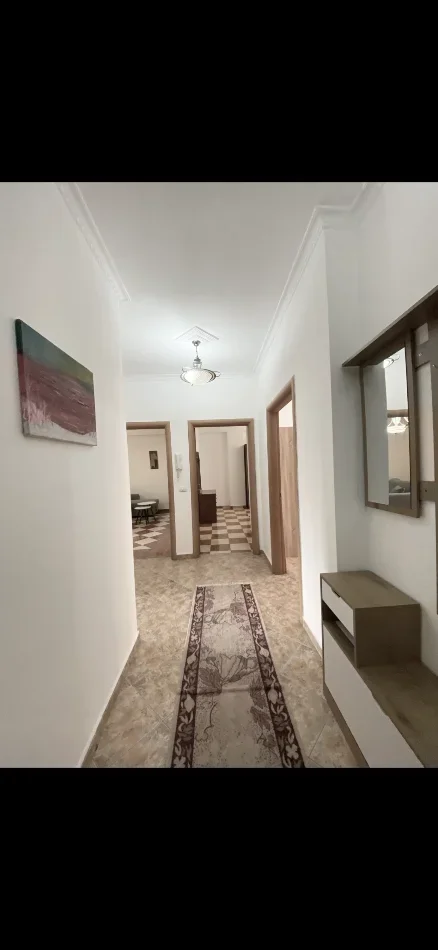 Tirane, jap me qera apartament 2+1 Kati 4, 91 m² 680 € (Komuna e Parisit)
