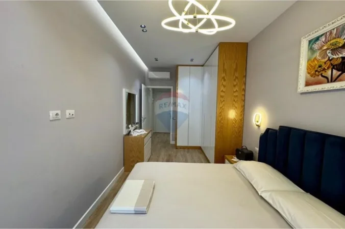 Tirane, jepet me qera 2+1 , 77 m² 650 € (Kompleksi Kontakt)