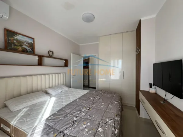 Tirane, jepet me qera apartament 2+1+Ballkon Kati 5, 85 m² 600 € (Ish Dogana)