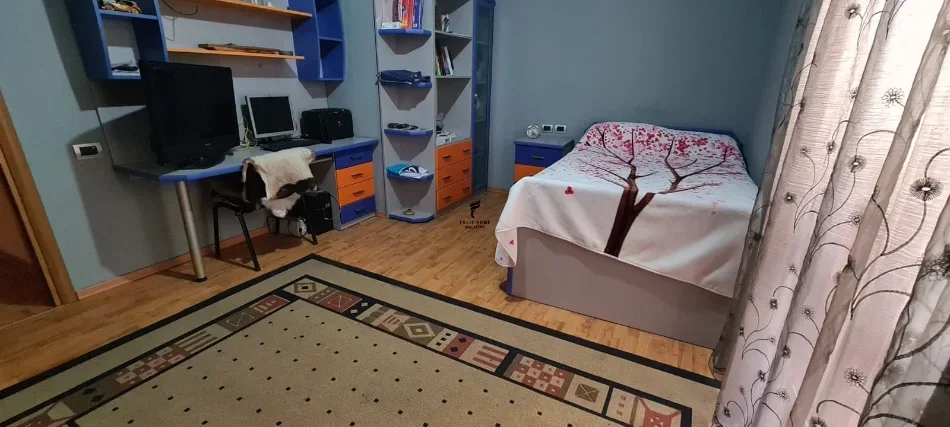 Tirane, jepet me qera Vile , 420 m² 4.000 € (MYSLYM SHYRI)