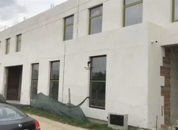 Tirane, jepet me qera magazine , 2.000 m² 7.000 € (KAMEZ)