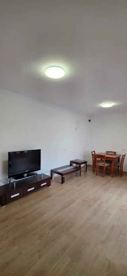 Tirane, jepet me qera ambjent biznesi Kati 2, 100 m² 1.200 € (Ushtari i panjohur)