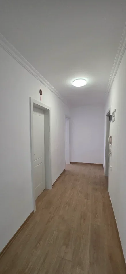 Tirane, jepet me qera ambjent biznesi Kati 2, 100 m² 1.200 € (Ushtari i panjohur)