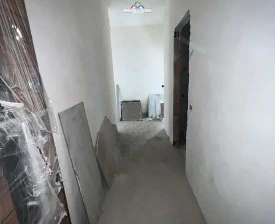 Tirane, shes apartament 1+1+Ballkon Kati 2, 85 m² 133.000 € (astir)