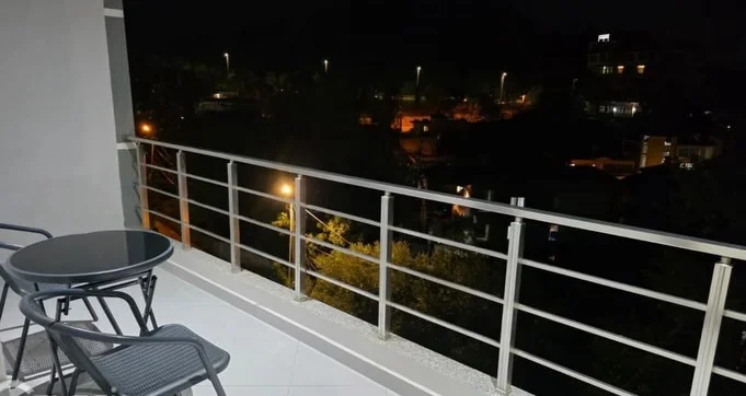 Tirane, jepet me qera shtepi 1+1+Ballkon Kati 3, 70 m² 450 € (Sauk, Ambasada e Kuvajtit)