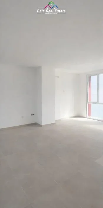 Tirane, jepet me qera zyre Kati 5, 148 m² 900 € (rruga e dibres)