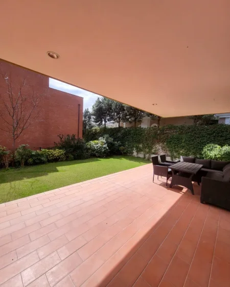 Tirane, jepet me qera Vile 4+1 Kati 3, 550 m² 5.000 € (TEG)