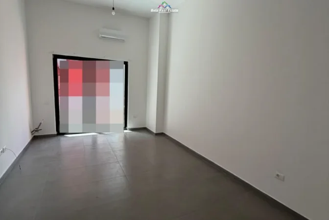 Tirane, jepet me qera zyre Kati 1, 66 m² 720 € (farmacia 10)