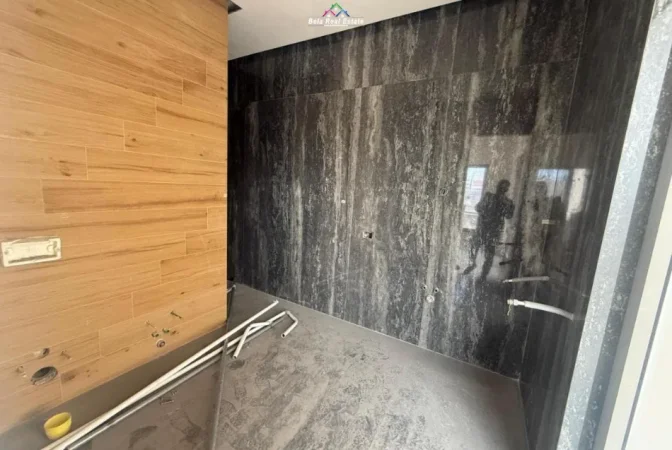 Tirane, jepet me qera zyre Kati 3, 250 m² 2.500 € (delijorgji)