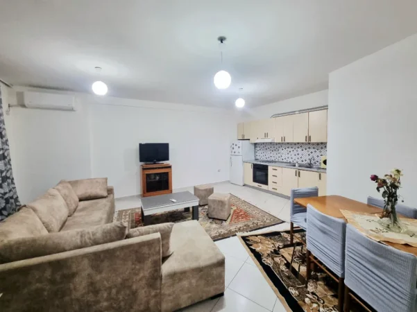 Tirane, jepet me qera apartament 2+1+Ballkon Kati 3, 120 m² 470 € 