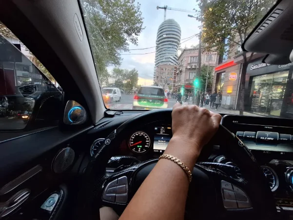 Tirane, shes makine GLC 220 Nafte, e bardhë automatik Kondicioner 160.000 km 25.900 €