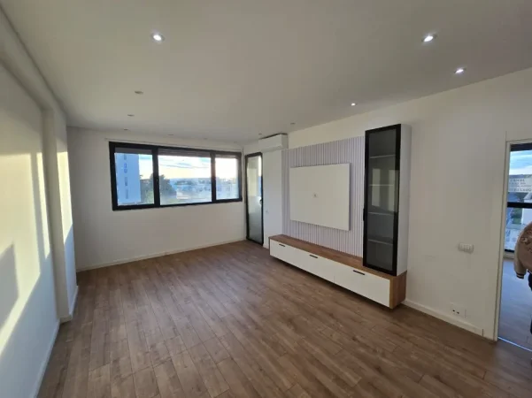 Tirane, jepet me qera 2+1 Kati 3, 104 m² 670 € (Rruga Kongresi i Manastirit)