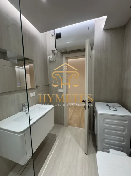 Tirane, jepet me qera ambjent biznesi Kati 2, 131 m² 26.000 € (perballe COIN, Tiranë)