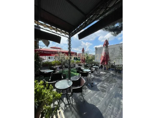Tirane, jepet me qera ambjent biznesi Kati 0, 320 m² 2.300 € (Shkoze)
