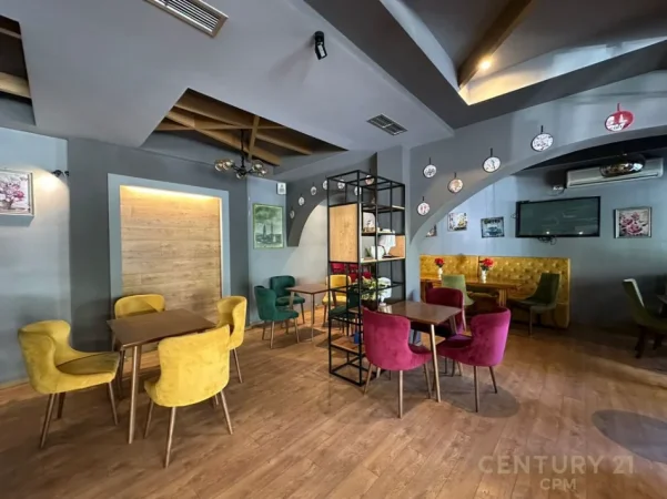 Tirane, jepet me qera lokal , 233 m² 1.900 € (Selite)