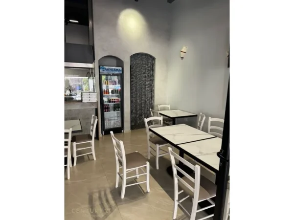 Tirane, jepet me qera lokal Kati 0, 56 m² 700 € (Yzberish)