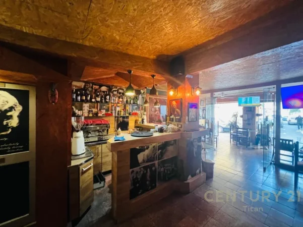Tirane, jepet me qera bar-kafe Kati 0, 50 m² 800 € (21 Dhjetori)