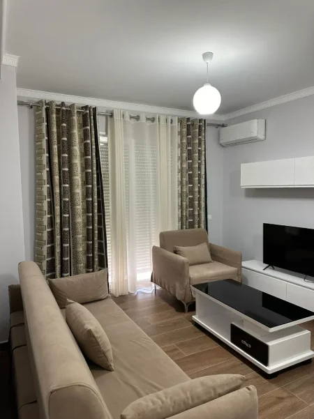 Tirane, jepet me qera apartament 1+1 Kati 9, 65 m² 400 € 