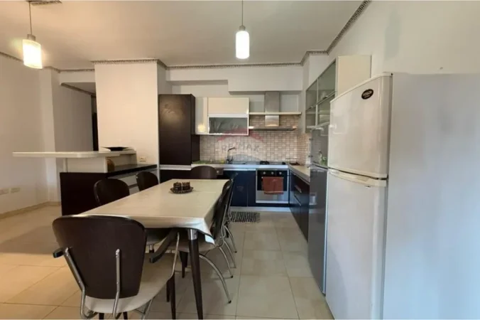 Tirane, jepet me qera apartament 2+1+Ballkon Kati 5, 120 m² 750 € (Rruga Dritan Hoxha, Zogu i Zi)