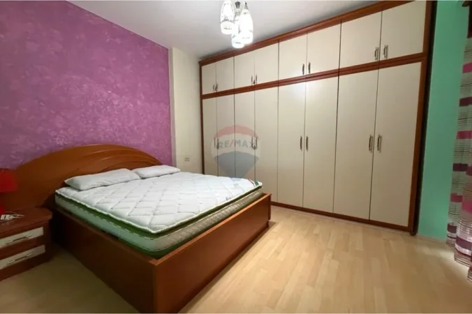Tirane, jepet me qera apartament 2+1+Ballkon Kati 5, 120 m² 750 € (Rruga Dritan Hoxha, Zogu i Zi)