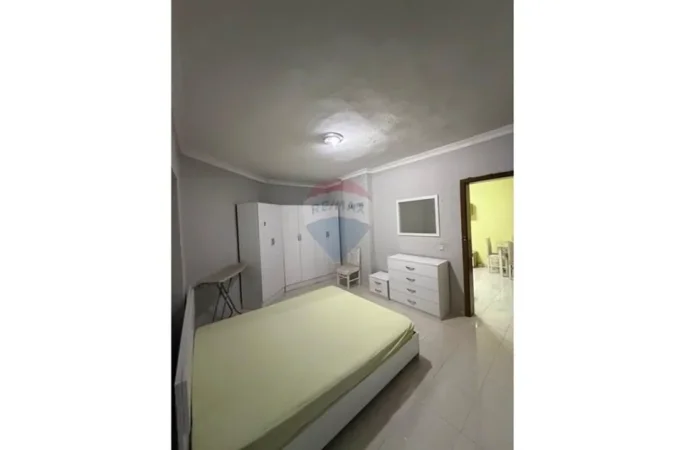 Tirane, jepet me qera apartament , 58 m² 500 € 