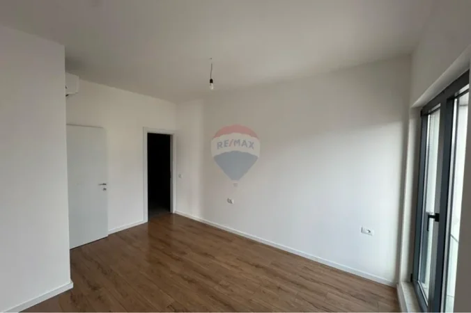 Tirane, jepet me qera zyre , 102 m² 1.300 € 