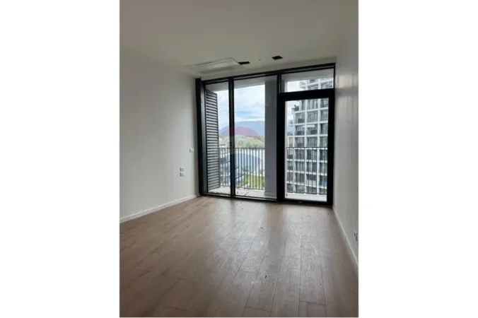Tirane, jepet me qera zyre , 100 m² 1.500 € 