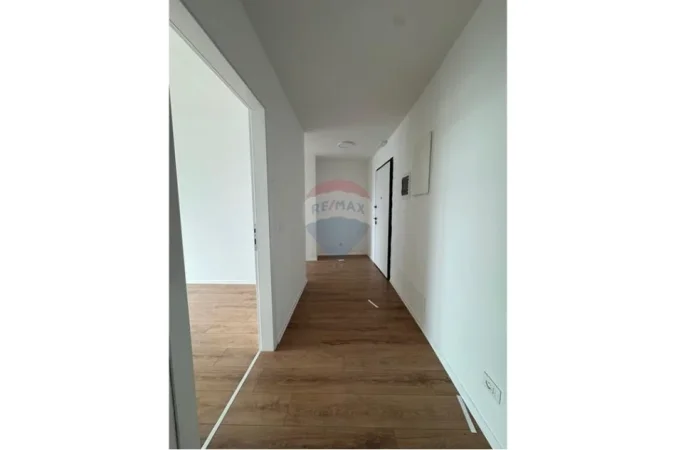 Tirane, jepet me qera zyre , 100 m² 1.500 € 