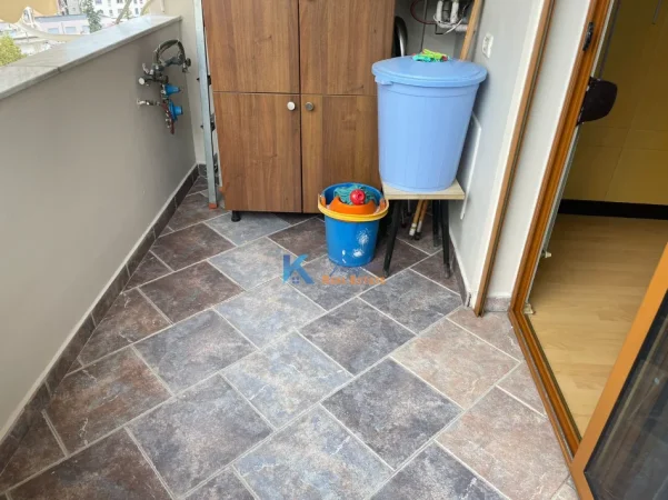 Tirane, jap me qera apartament 1+1+Ballkon Kati 10, 70 m² 600 € (prane shkolles se baletit)