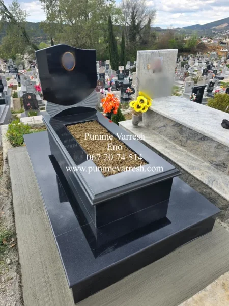 Punime Varresh Tufine - Tirane - Varr Granit I Zi Me Hapje Ne Mes Per Lule 270 €