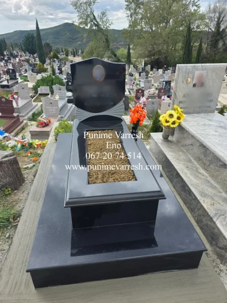 Punime Varresh Tufine - Tirane - Varr Granit I Zi Me Hapje Ne Mes Per Lule 270 €