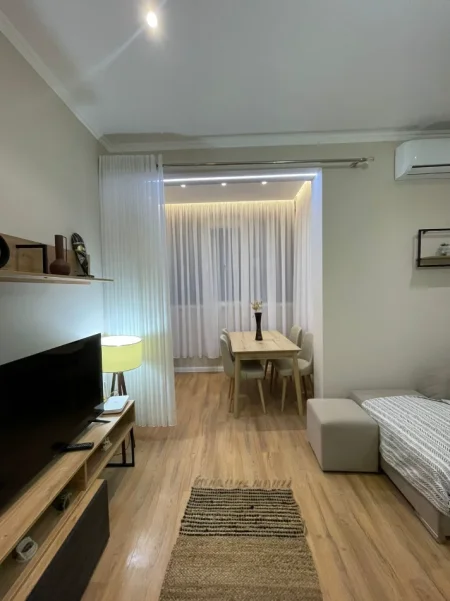 Tirane, jepet me qera apartament 1+1 Kati 3, 65 m² 650 € 