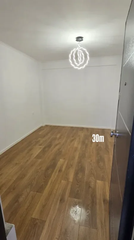 Tirane, shitet garsonier Kati 1, 30 m² 87.000 € (Rruga Sulejman Delvina)