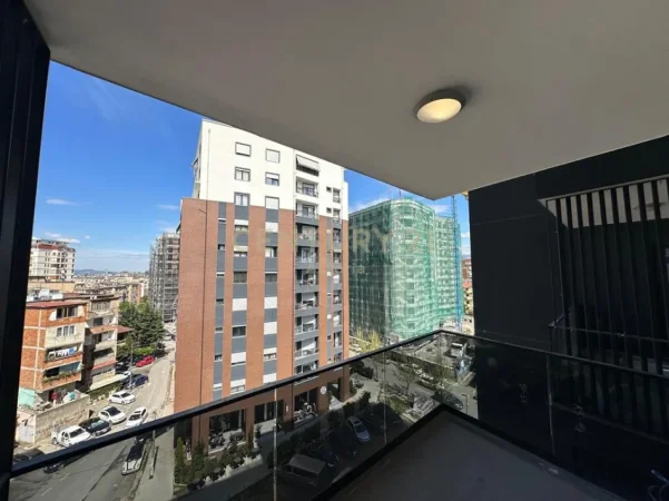 Tirane, shes apartament 1+1 Kati 5, 75 m² 142.900 € (Don Bosko)