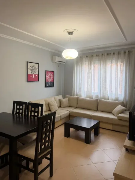 Tirane, jepet me qera apartament 1+1+Aneks+Ballkon Kati 5, 64 m² 500 € (zogu i zi)