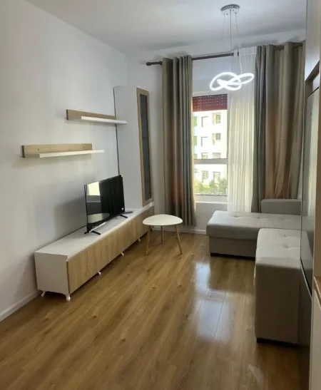 Tirane, jepet me qera apartament 1+1+Aneks+Ballkon Kati 3, 50 m² 400 € (rruga ali demi , tregu elektrik)