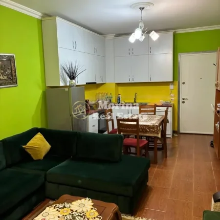 Tirane, jepet me qera apartament 1+1 Kati 1, 71 m² 500 € (21 Dhjetori)