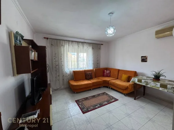 Tirane, jepet me qera apartament 1+1 Kati 3, 60 m² 550 € (Rruga e Elbasanit)