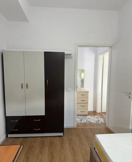 Tirane, jepet me qera apartament 2+1 Kati 7, 75 m² 450 € (ALI DEMI)