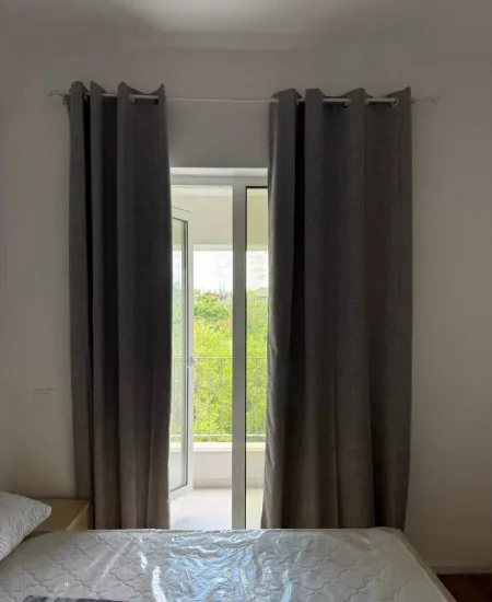 Tirane, jepet me qera apartament 2+1 Kati 7, 75 m² 450 € (ALI DEMI)