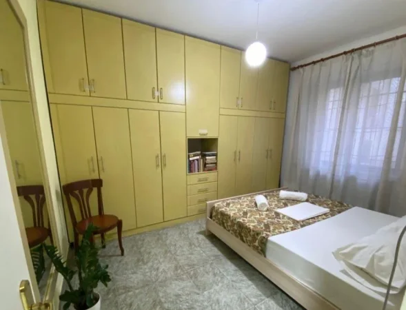Tirane, jepet me qera apartament 2+1 Kati 1, 50 m² 650 € (STADIUMI DINAMO)
