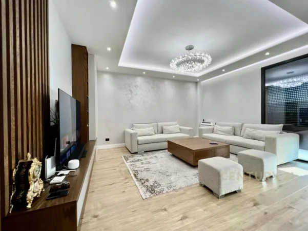 Tirane, shes apartament 3+1 Kati 2, 130 m² 495.000 € (TEG)